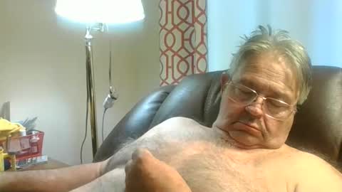 slippery_duck online show from 11/09/25, 01:42