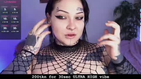 Snapshot of slobbergirl chatting on 01/13/26, 12:10 Kira Khanina online show from 01/13/26, 12:10