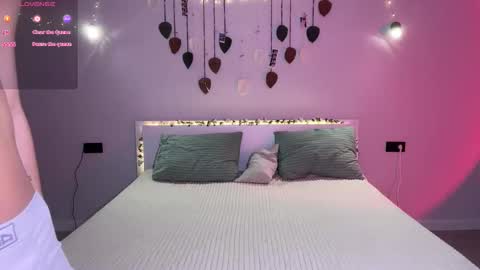 Snapshot of slola_li chatting on 02/15/26, 12:58 Lola and Li - online show from 02/15/26, 12:58