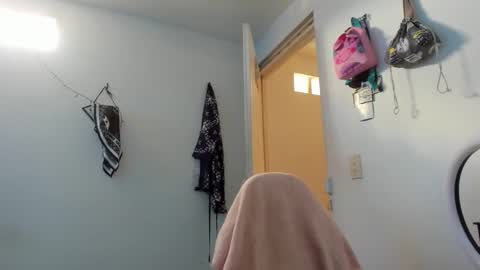 slone03 online show from 11/17/25, 06:57