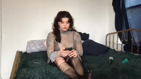 Snapshot of slowburnrenee chatting on 02/05/25, 03:52 Renee online show from 02/05/25, 03:52