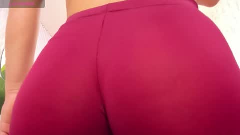 Snapshot of slut_milf4u chatting on 03/21/26, 06:44 Paola online show from 03/21/26, 06:44