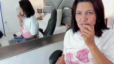 slut_milf_ online show from 04/18/26, 09:04