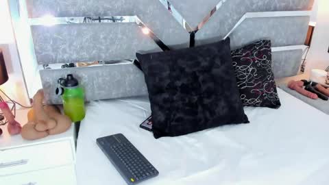 slut_milf_ online show from 05/01/26, 11:15
