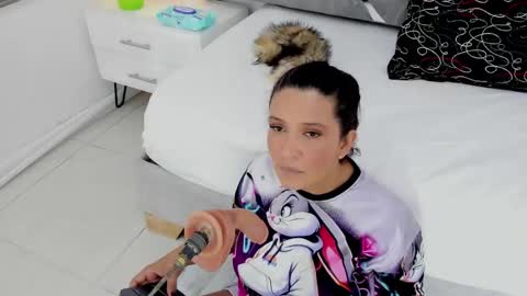 slut_milf_ online show from 05/06/26, 07:19