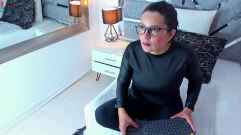 slut_milf_ online show from 05/09/26, 04:01