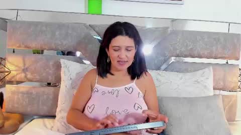 Snapshot of slut_milf_ chatting on 07/10/26, 04:53 slut_milf_ online show from 07/10/26, 04:53