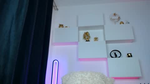 Ariana online show from 02/18/26, 07:37