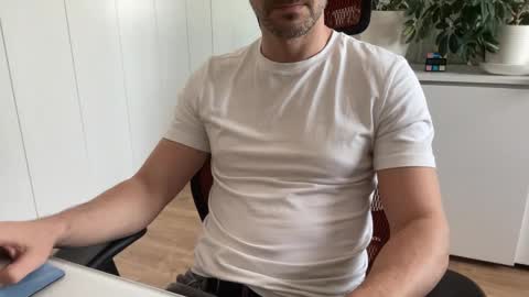 Snapshot of slutguy81 chatting on 03/03/26, 01:50 Slutguy81 online show from 03/03/26, 01:50