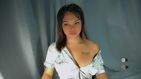 Snapshot of sluts_cum chatting on 07/23/26, 03:54 louie and diana online show from 07/23/26, 03:54