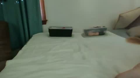 Snapshot of sluttamer72 chatting on 12/20/25, 03:08 Jade and Thomas online show from 12/20/25, 03:08