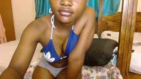 Snapshot of slutty_charmmz chatting on 04/18/26, 05:55 Bree online show from 04/18/26, 05:55