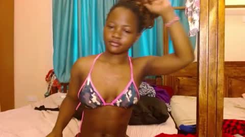 Snapshot of slutty_charmmz chatting on 04/29/26, 06:39 Bree online show from 04/29/26, 06:39