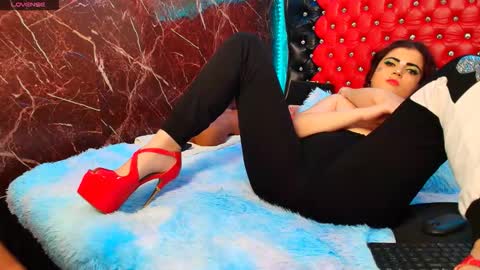 Snapshot of slutty_milf_bitch chatting on 02/20/26, 06:26 Ana online show from 02/20/26, 06:26