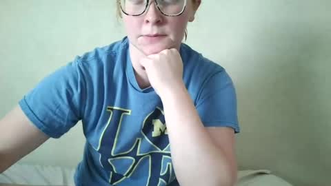 Snapshot of slutty_redhead3 chatting on 06/13/26, 04:27 Slutty redhead3 online show from 06/13/26, 04:27