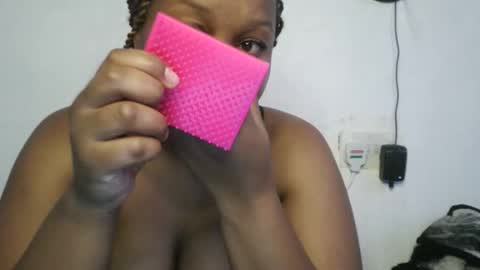 Snapshot of slutty_shan chatting on 10/17/25, 07:44 slutty_shan online show from 10/17/25, 07:44