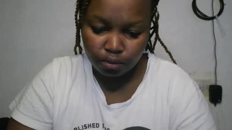 Snapshot of slutty_shan chatting on 10/19/25, 05:30 slutty_shan online show from 10/19/25, 05:30