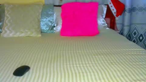 Snapshot of sluttysam_ chatting on 01/09/26, 03:42 Sexyslutt online show from 01/09/26, 03:42