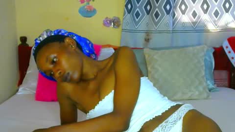 Snapshot of sluttysam_ chatting on 01/13/26, 10:53 Sexyslutt online show from 01/13/26, 10:53