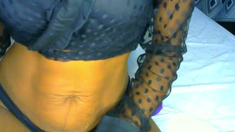 Snapshot of sluttysam_ chatting on 01/19/26, 12:47 Sexyslutt online show from 01/19/26, 12:47
