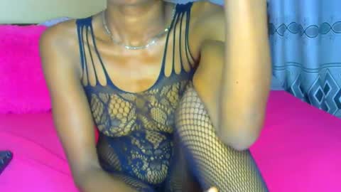 Snapshot of sluttysam_ chatting on 02/06/26, 08:45 Sexyslutt online show from 02/06/26, 08:45