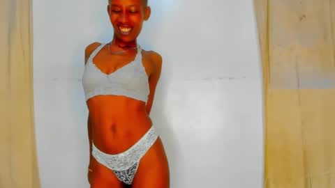 Snapshot of sluttysam_ chatting on 02/15/26, 03:09 Sexyslutt online show from 02/15/26, 03:09