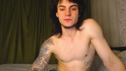 Snapshot of sly_gus chatting on 11/14/25, 04:28 Gus online show from 11/14/25, 04:28