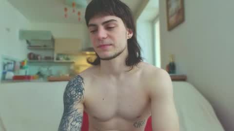 Snapshot of sly_gus chatting on 03/08/26, 04:27 Gus online show from 03/08/26, 04:27