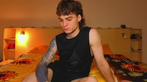 Snapshot of sly_gus chatting on 06/03/26, 08:25 Gus online show from 06/03/26, 08:25