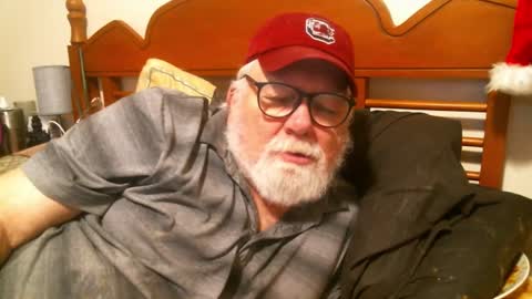 Snapshot of slydevil_sc chatting on 12/04/24, 10:02 Sly online show from 12/04/24, 10:02