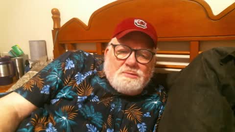 Snapshot of slydevil_sc chatting on 02/14/25, 09:10 Sly online show from 02/14/25, 09:10