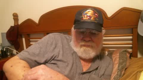 Snapshot of slydevil_sc chatting on 09/17/25, 04:25 Sly online show from 09/17/25, 04:25