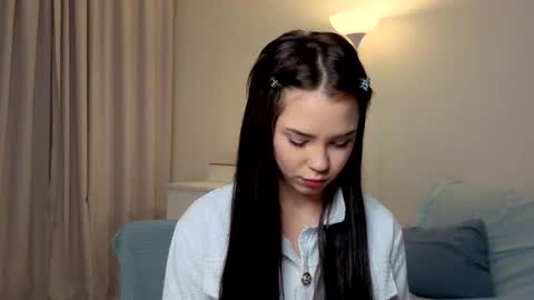 Lily online show from 10/05/25, 01:31