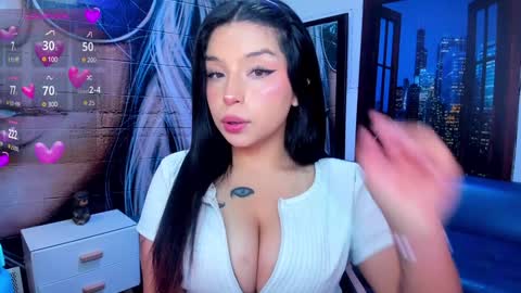 Mariana Torres online show from 01/25/25, 02:58
