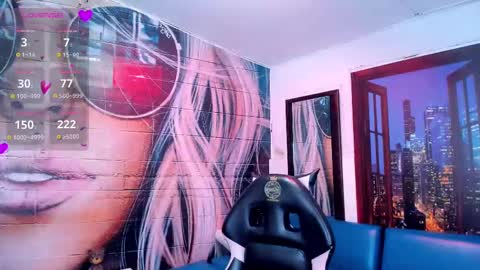 Mariana Torres online show from 03/10/25, 04:14