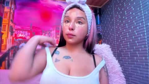 Mariana Torres online show from 10/21/25, 01:45