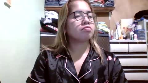 Snapshot of small_boobs59 chatting on 02/03/25, 08:46 Lovewella online show from 02/03/25, 08:46