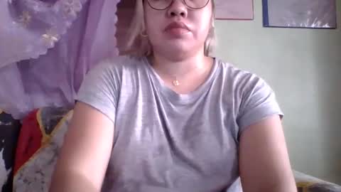 Snapshot of small_boobs59 chatting on 09/15/25, 02:33 Lovewella online show from 09/15/25, 02:33