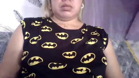 Snapshot of small_boobs59 chatting on 09/19/25, 04:47 Lovewella online show from 09/19/25, 04:47