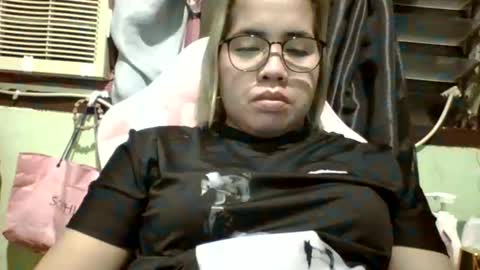 Snapshot of small_boobs59 chatting on 09/20/25, 01:23 Lovewella online show from 09/20/25, 01:23