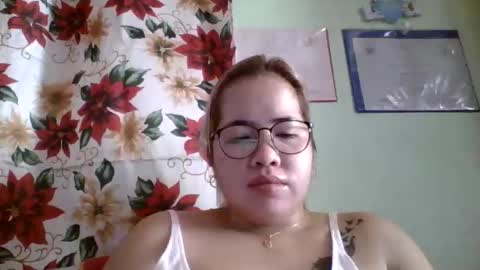 Snapshot of small_boobs59 chatting on 09/30/25, 02:49 Lovewella online show from 09/30/25, 02:49