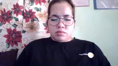 Snapshot of small_boobs59 chatting on 10/28/25, 12:03 Lovewella online show from 10/28/25, 12:03