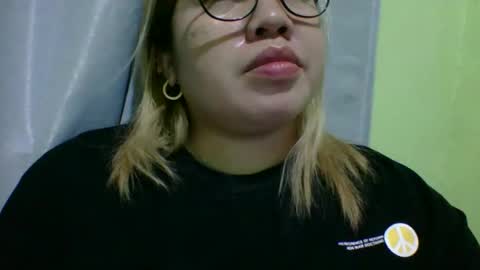 Snapshot of small_boobs59 chatting on 11/02/25, 02:19 Lovewella online show from 11/02/25, 02:19