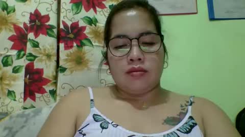 Lovewella online show from 11/18/25, 02:21