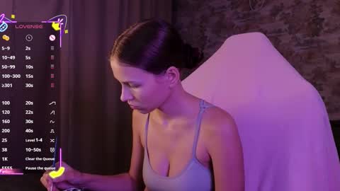 Emma online show from 11/28/25, 06:43