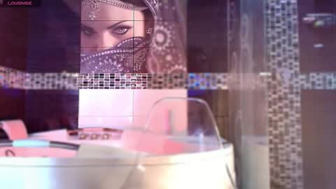 Small Hot19 online show from 11/29/25, 09:34