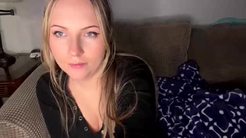 Snapshot of smallclitbitch333 chatting on 03/14/26, 05:13 smallclitbitch333 online show from 03/14/26, 05:13