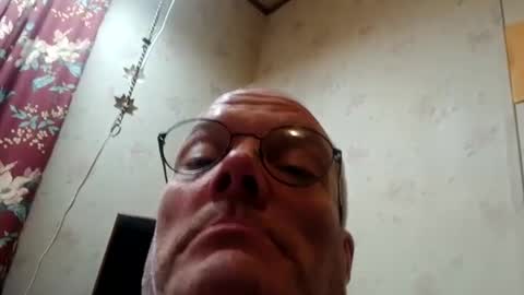 Snapshot of smallcock66kkk chatting on 12/25/24, 02:45 smallcock66kkk online show from 12/25/24, 02:45