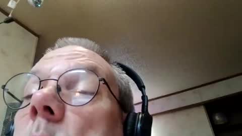 Snapshot of smallcock66kkk chatting on 01/22/25, 08:51 smallcock66kkk online show from 01/22/25, 08:51