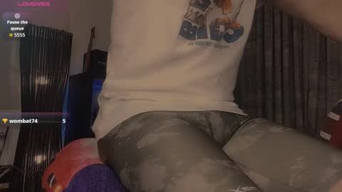 Snapshot of smalldickboy4life chatting on 02/14/26, 02:30 Smalldickboy4life online show from 02/14/26, 02:30